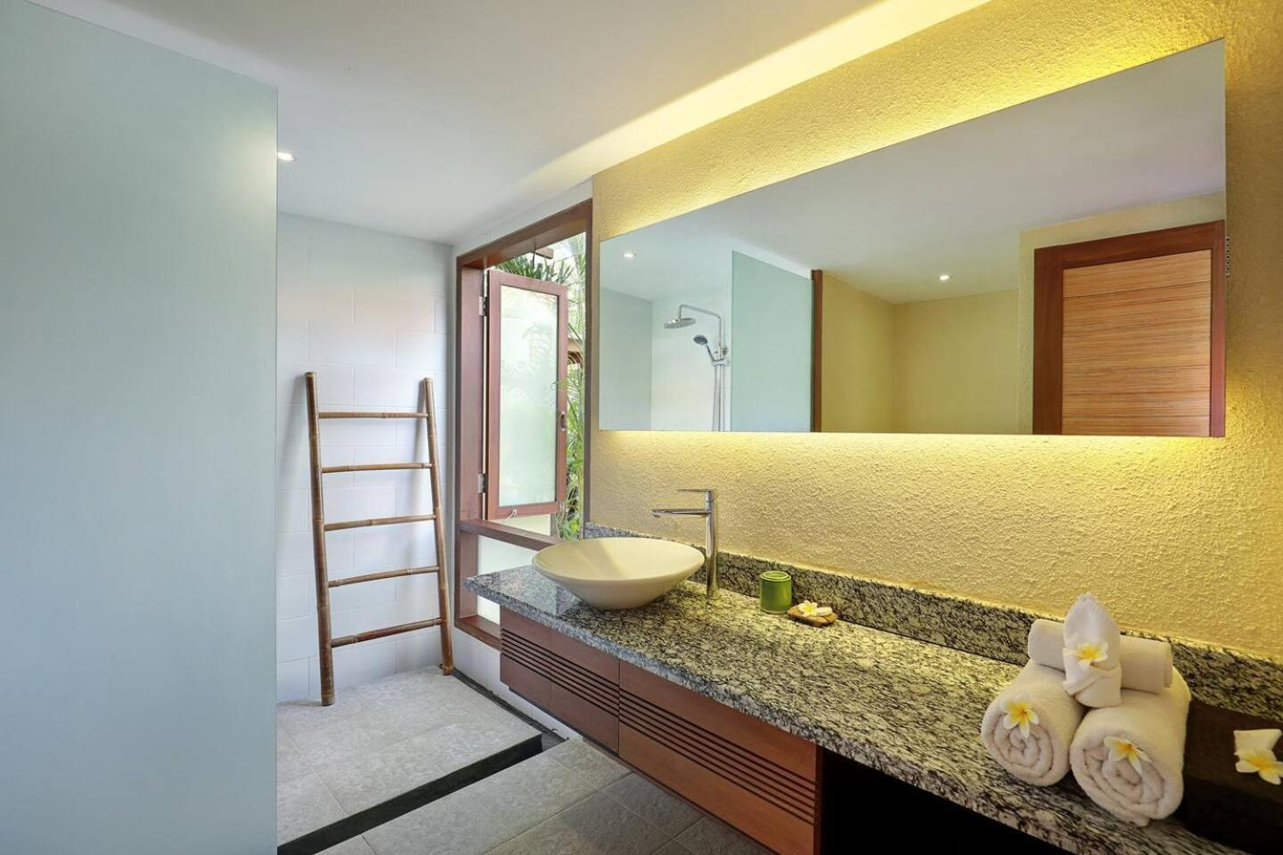 Super Value 4 Bedroom, Walk To Bintang Supermarket Seminyak Exterior foto