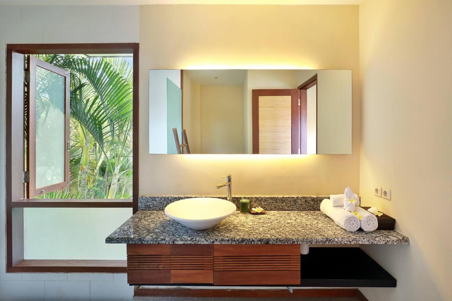 Super Value 4 Bedroom, Walk To Bintang Supermarket Seminyak Exterior foto